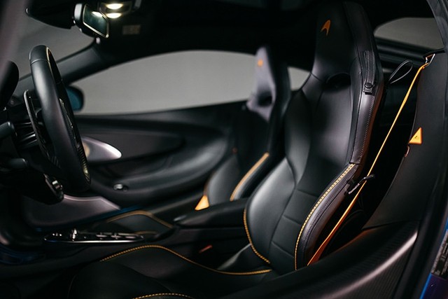 Prestige Cars backgroud tile 1