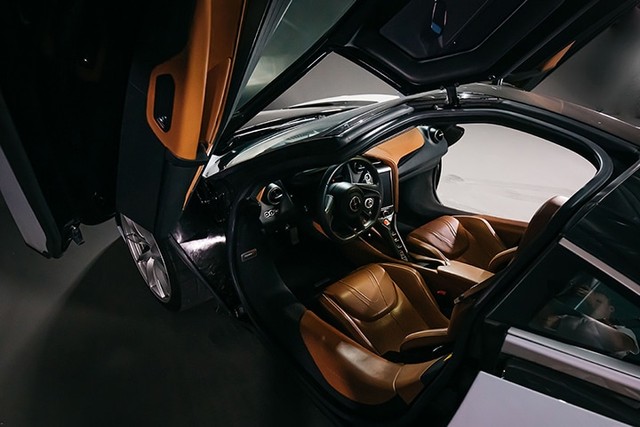 Prestige Cars backgroud tile 3